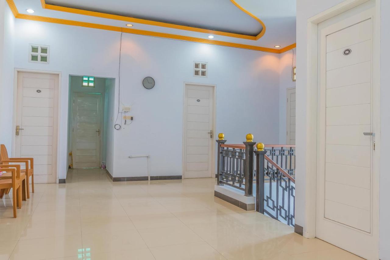 Reddoorz Syariah @ Puri Kalijaga Street Hotel Cirebon Buitenkant foto
